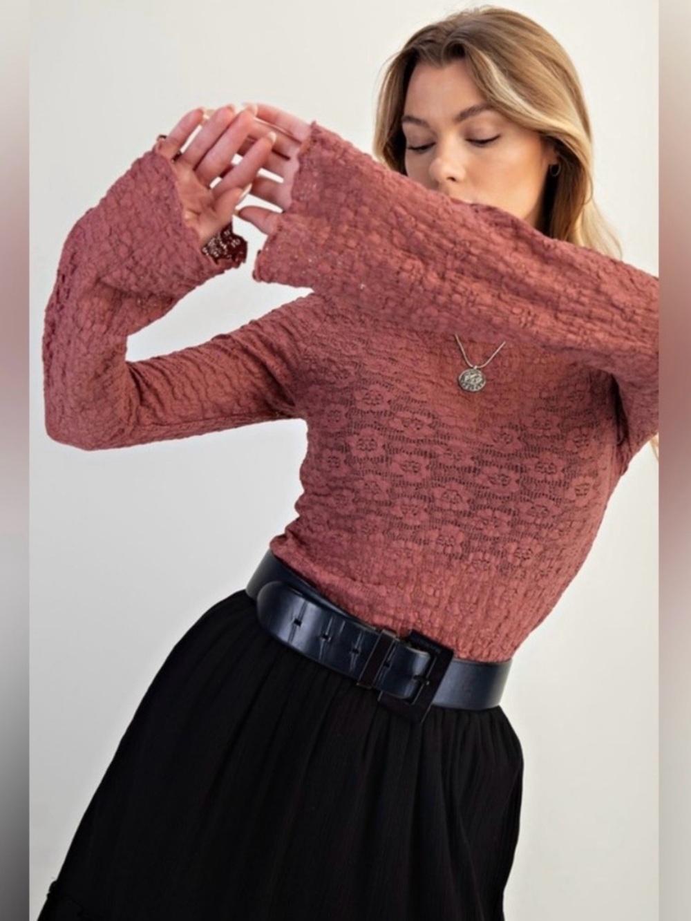 🆕🤍Easel Dusty Rose Lace Long-Sleeve